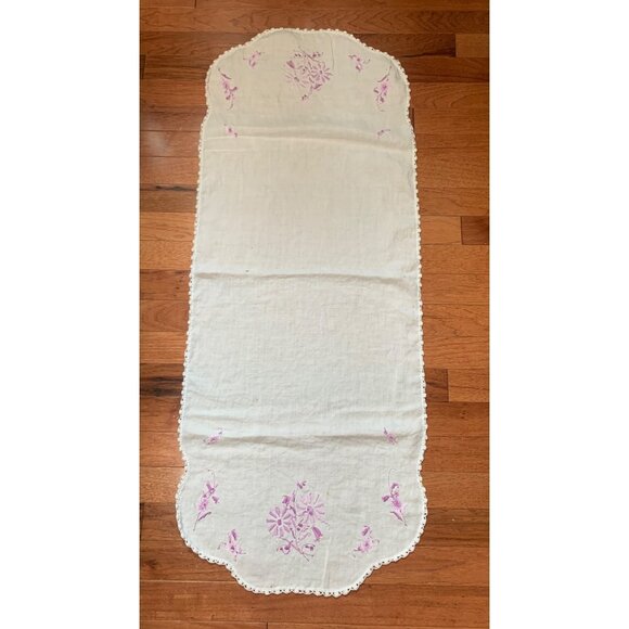 Vintage Embroidered Floral Table Runner with Crocheted Trim 17x41 - Picture 1 of 9